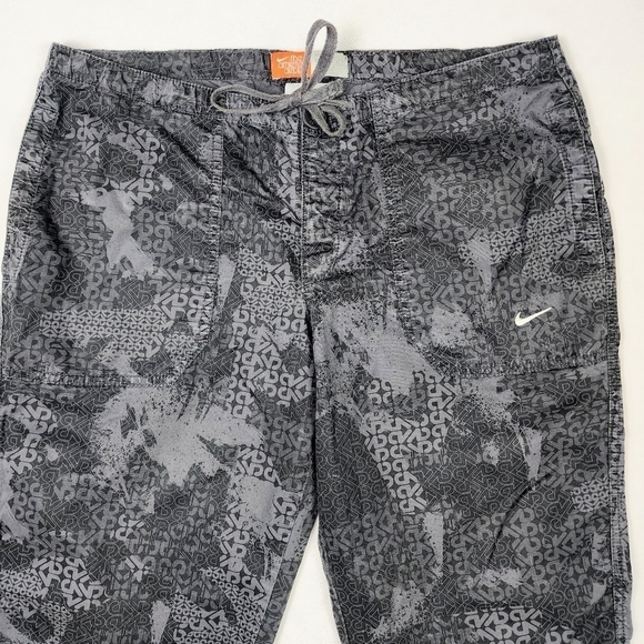NIKE TRAINING THE ATHLETIC DEPT GRAPHITE BLK CAPRI LONG SHORTS WOMENS SZ. M 8-10 - Picture 2 of 8